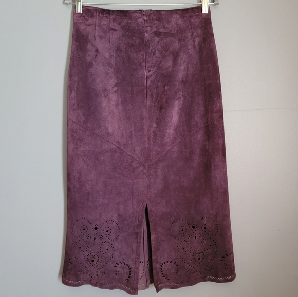 Sienastudio Suede 100% Leather Skirt with Laser Cut design. Size 8P - Picture 6 of 13